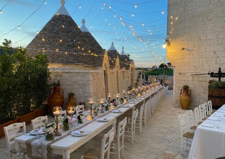 Cena nel borgo dei trulli